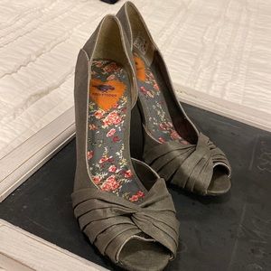 Rocketdog Heels 7 grey peep toe